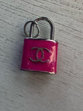 Chanel zipper pull charm!